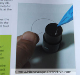 The ocular pointer of the TK2 microscope for kids www.microscope-detective.com/microscope-for-kids.html